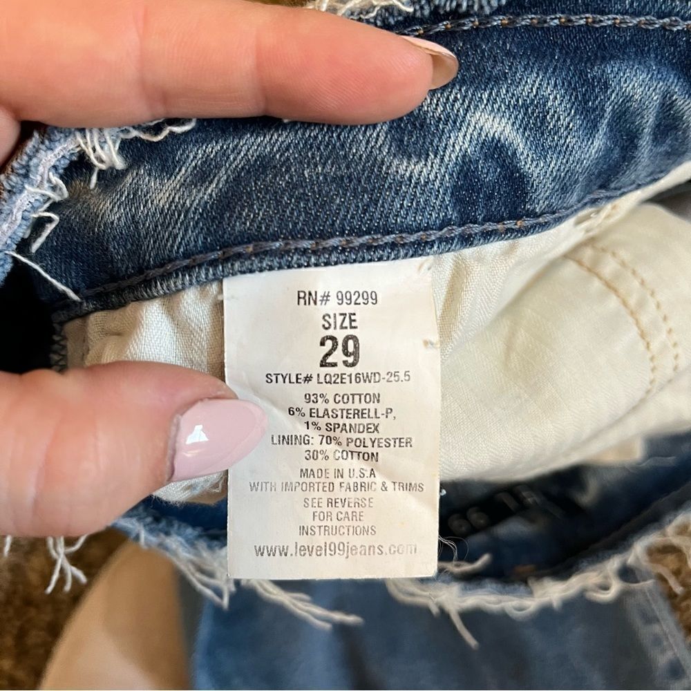 Level 99 Crop Step Frayed Hem - Picture 9 of 12